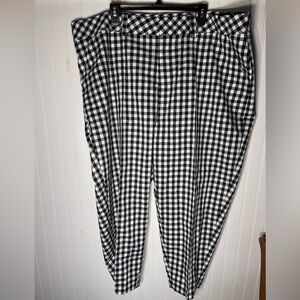 Soncy Checkerd Pants Vanity size 4. See Soncy size Chart in pics